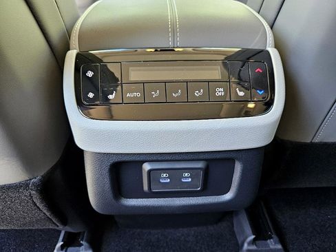 New 2026 INFINITI QX60 Luxe w/ Family Package image 11