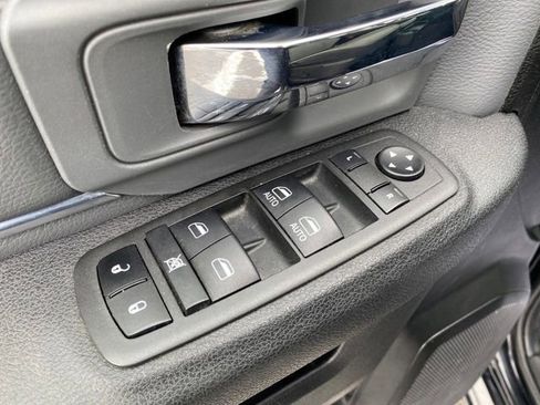 Used 2022 RAM 1500 Classic SLT image 16