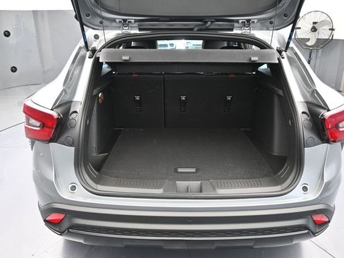 Used 2024 Chevrolet Trax RS w/ Sunroof Package image 40