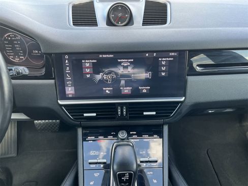 Used 2019 Porsche Cayenne image 29