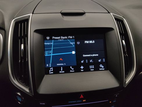 Used 2017 Ford Edge Titanium w/ Technology Package AWD/4WD image 25
