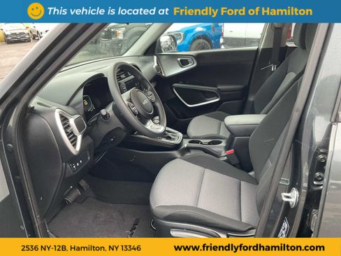 Used 2025 Kia Soul LX image 15