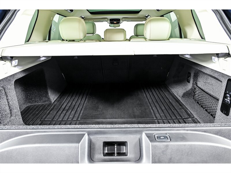 Used 2023 Land Rover Range Rover SE AWD/4WD image 11