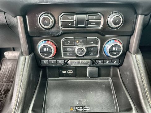 Certified 2023 GMC Yukon AT4 w/ AT4 Premium Package AWD/4WD image 34