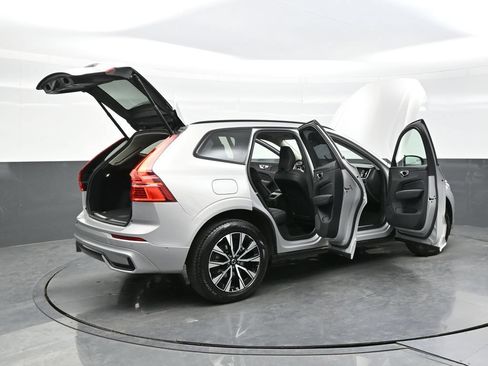 Used 2025 Volvo XC60 B5 Plus AWD/4WD image 44