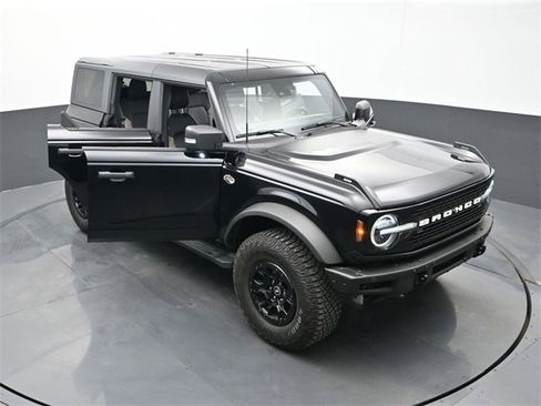 Used 2022 Ford Bronco Wildtrak image 32