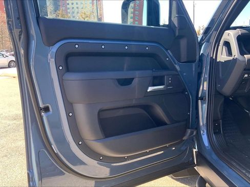 New 2026 Land Rover Defender 110 S image 10