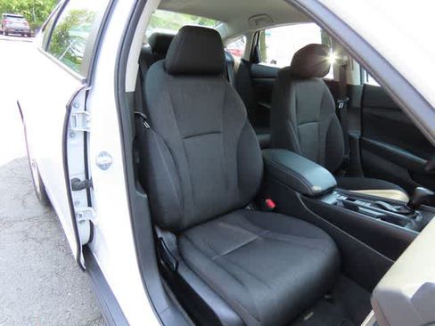 Certified 2023 Honda Accord LX image 15