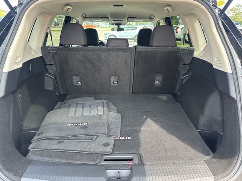 Used 2023 Nissan Rogue S AWD/4WD image 13