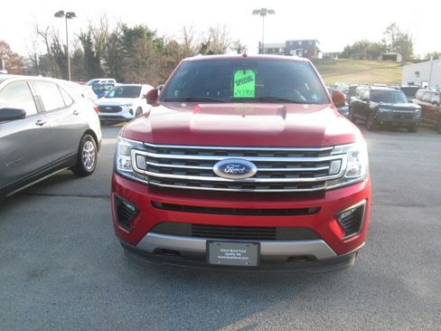 Used 2021 Ford Expedition XLT image 3