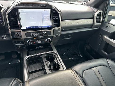 Used 2022 Ford F450 Platinum w/ FX4 Off-Road Package image 19