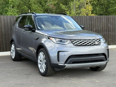Certified 2025 Land Rover Discovery S image 8