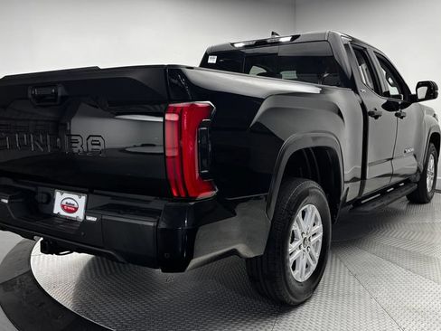 Used 2022 Toyota Tundra SR5 w/ SR5 Convenience Package AWD/4WD image 36