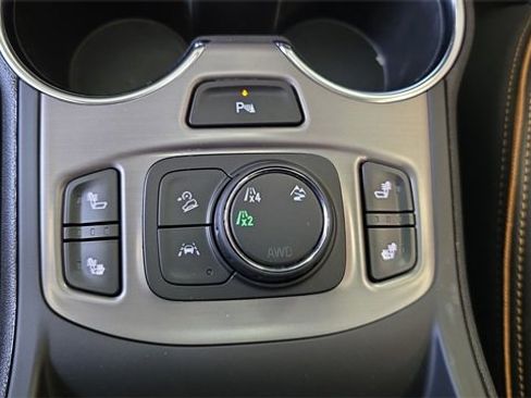 Used 2024 GMC Terrain AT4 w/ LPO, 'HIT The Road' Package image 21