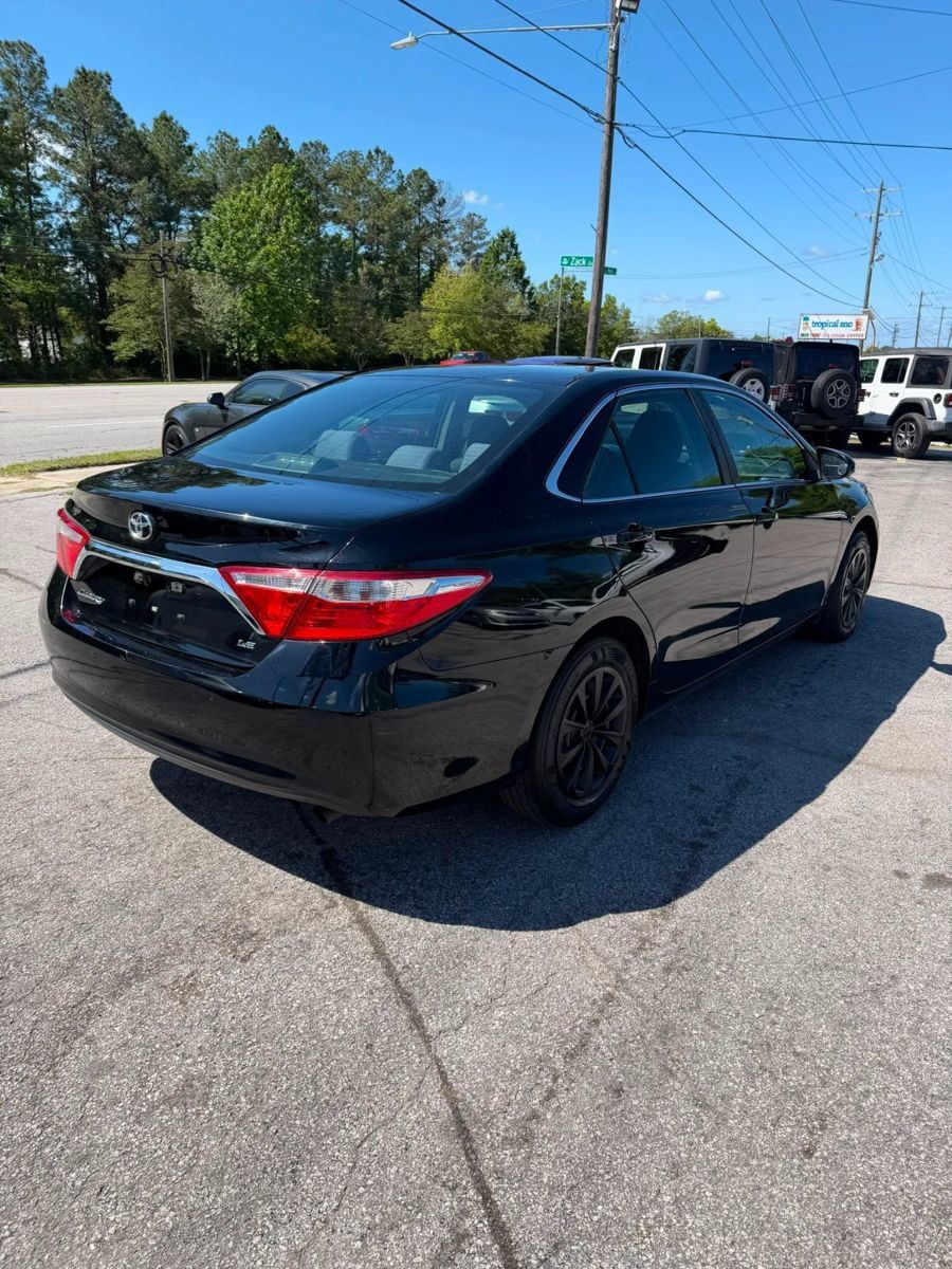 Used 2017 Toyota Camry LE FWD image 7