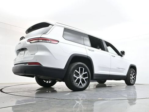 Used 2024 Jeep Grand Cherokee L Limited w/ Luxury Tech Group II AWD/4WD image 36