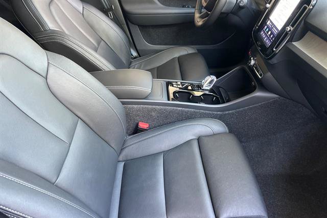 Certified 2026 Volvo XC40 B5 Plus AWD/4WD image 17