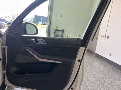 Used 2024 BMW X5 xDrive40i w/ Premium Package image 26