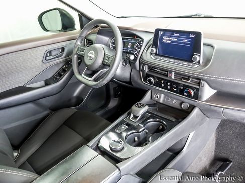 Used 2023 Nissan Rogue S image 24