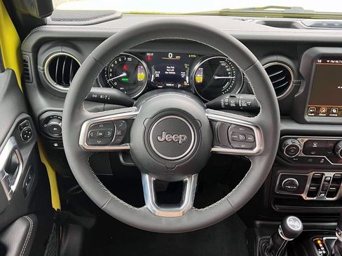 Used 2023 Jeep Wrangler Unlimited Sahara image 13