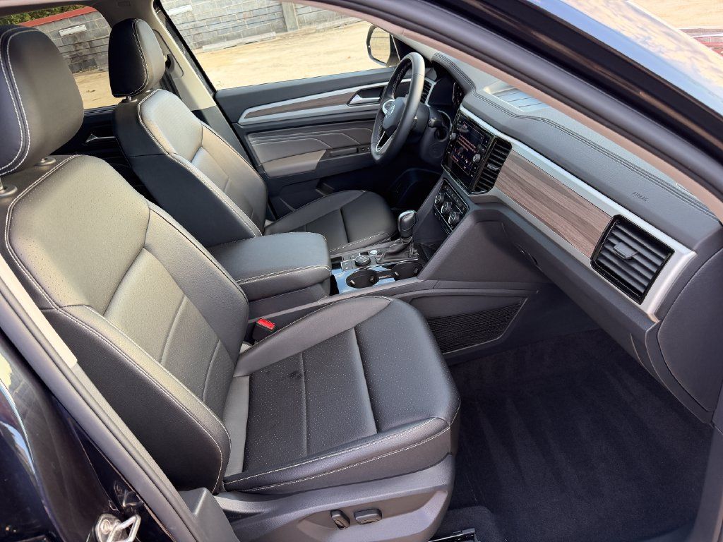 Certified 2023 Volkswagen Atlas SEL AWD/4WD image 22