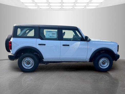New 2025 Ford Bronco Base image 3