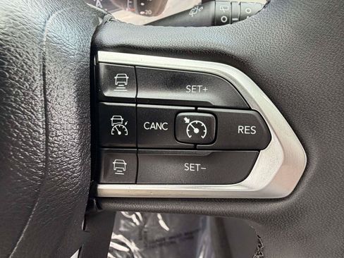 Used 2023 Jeep Compass Limited AWD/4WD image 13