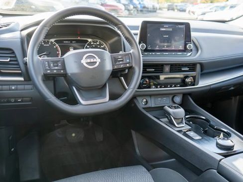 Certified 2025 Nissan Rogue SV image 13