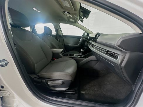 Used 2025 Kia K4 FWD image 30