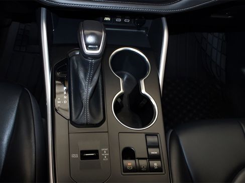 Used 2023 Toyota Highlander L image 21