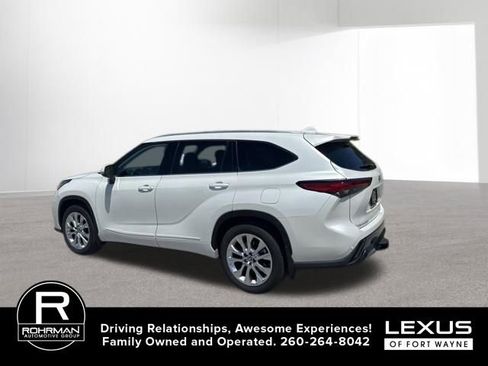 Used 2022 Toyota Highlander Limited AWD/4WD image 10