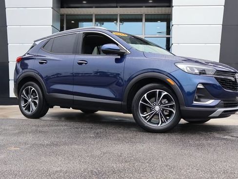 Used 2022 Buick Encore GX Essence FWD image 2