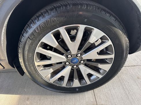 Certified 2020 Ford Escape Titanium w/ Titanium Premium Package 2.0 image 19