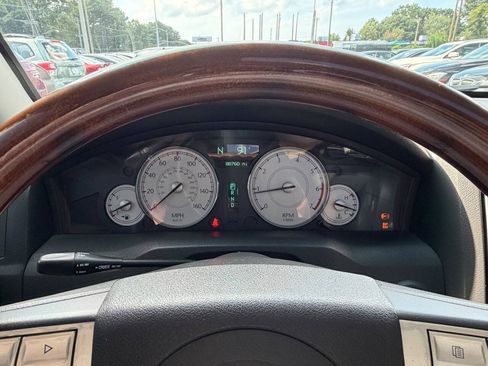 Used 2005 Chrysler 300 C w/ Sound Group II RWD image 17