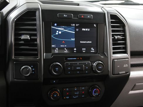 Used 2017 Ford F150 XLT w/ Equipment Group 302A Luxury image 10