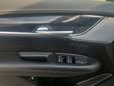 Used 2024 Cadillac XT5 Premium Luxury image 17