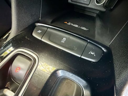 Used 2022 Chevrolet Bolt EUV LT FWD image 34