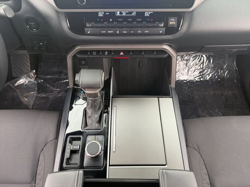 Certified 2025 Toyota Sequoia SR5 AWD/4WD image 11