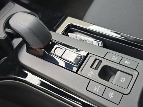 New 2026 Toyota Prius Plug-In Hybrid image 25