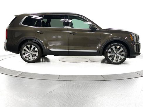 Used 2022 Kia Telluride S image 13