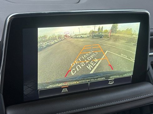 Used 2023 GMC Yukon SLT image 24