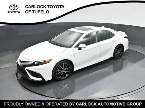 Used 2024 Toyota Camry SE w/ Convenience Package FWD image 33