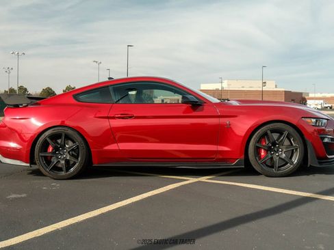 Used 2020 Ford Mustang Shelby GT500 w/ Carbon Fiber Track Pack image 9