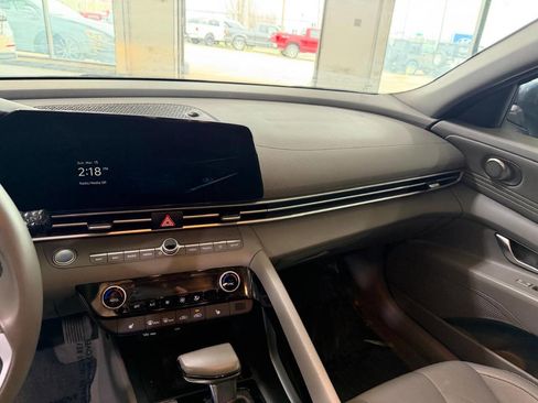 Used 2023 Hyundai Elantra SEL w/ Convenience Package image 25