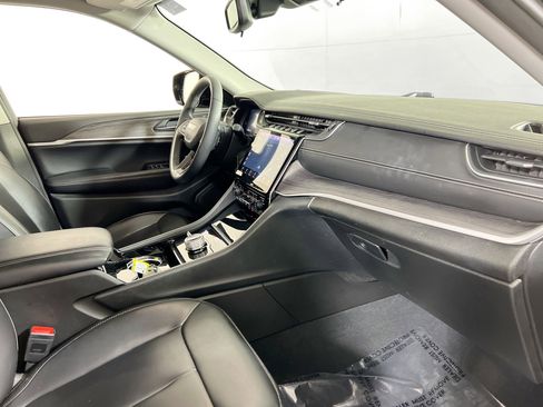 Used 2023 Jeep Grand Cherokee L Limited image 26