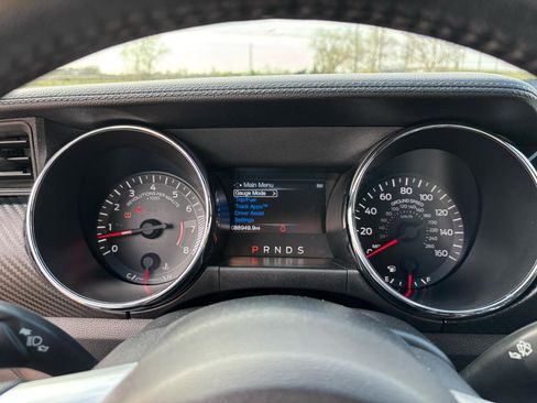 Used 2016 Ford Mustang Coupe RWD image 13