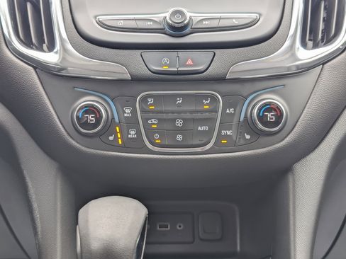 Used 2023 Chevrolet Equinox LT image 22