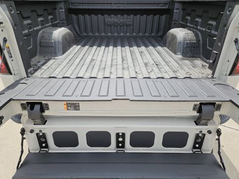 New 2026 GMC Sierra 1500 AT4 w/ AT4 Premium Package AWD/4WD image 22