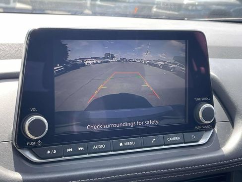 Used 2025 Nissan Rogue SV w/ SV Premium Package FWD image 35