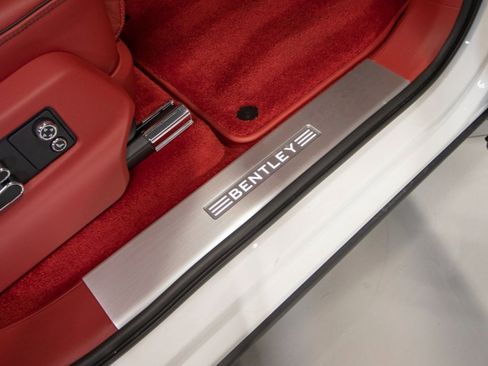Used 2022 Bentley Bentayga image 51